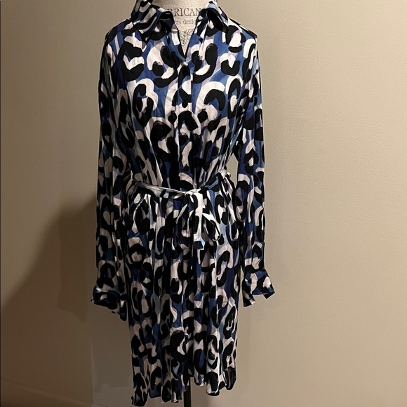 Finley Dresses & Skirts - Finley Blue and Black Patterned Dress